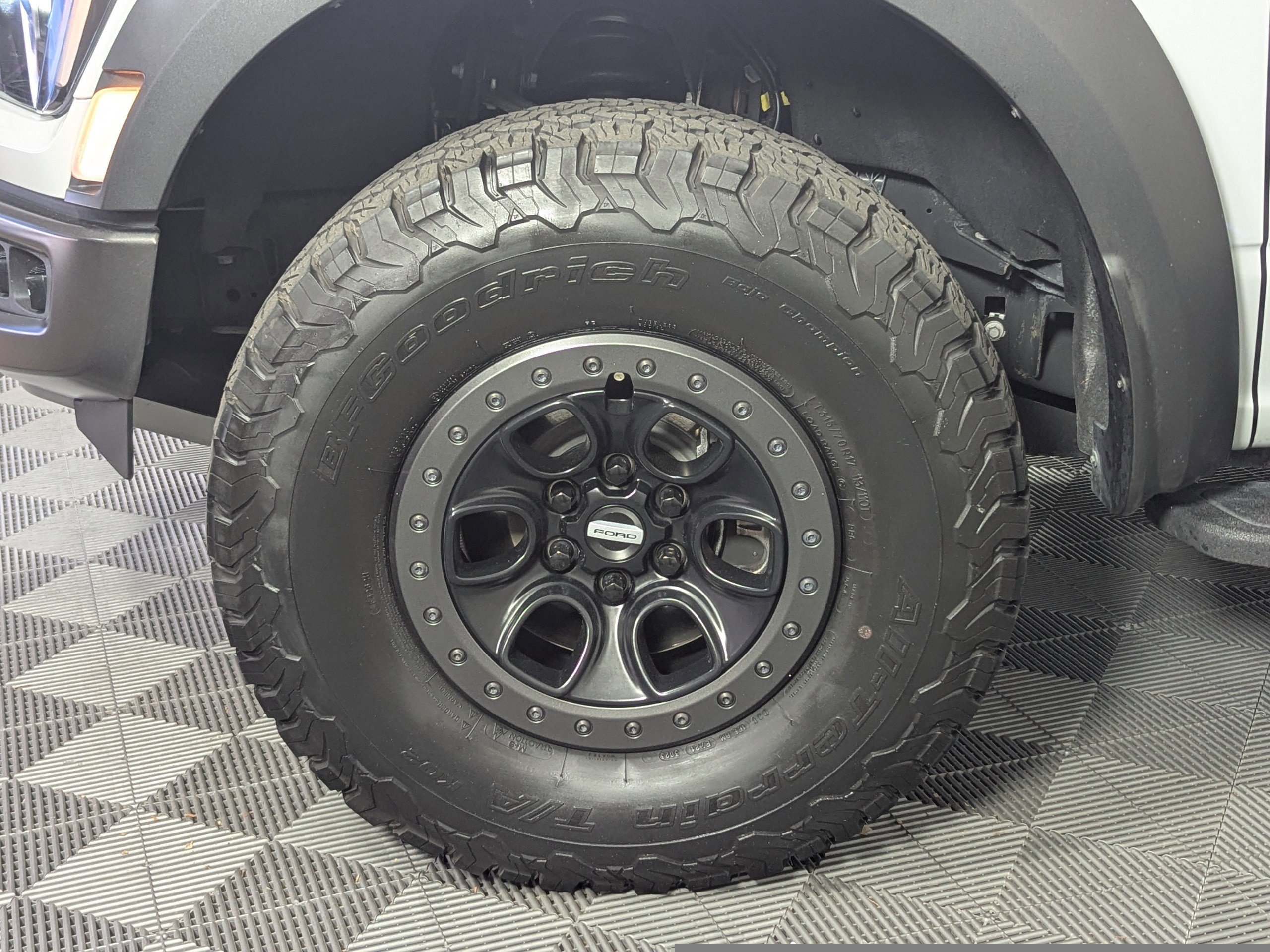 Certified 2023 Ford F150 Raptor w/ Raptor Carbon Fiber Package image 38