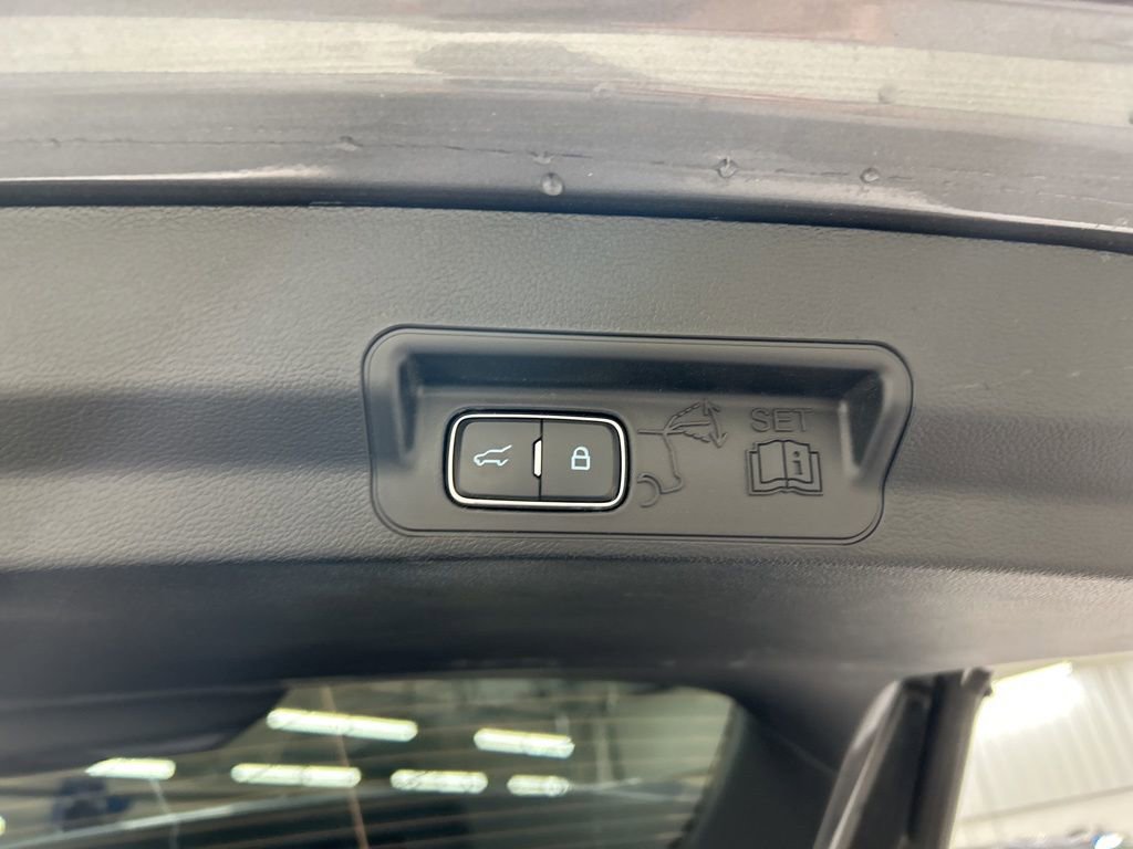 Certified 2024 Ford Explorer XLT w/ Class IV Trailer Tow Package image 29