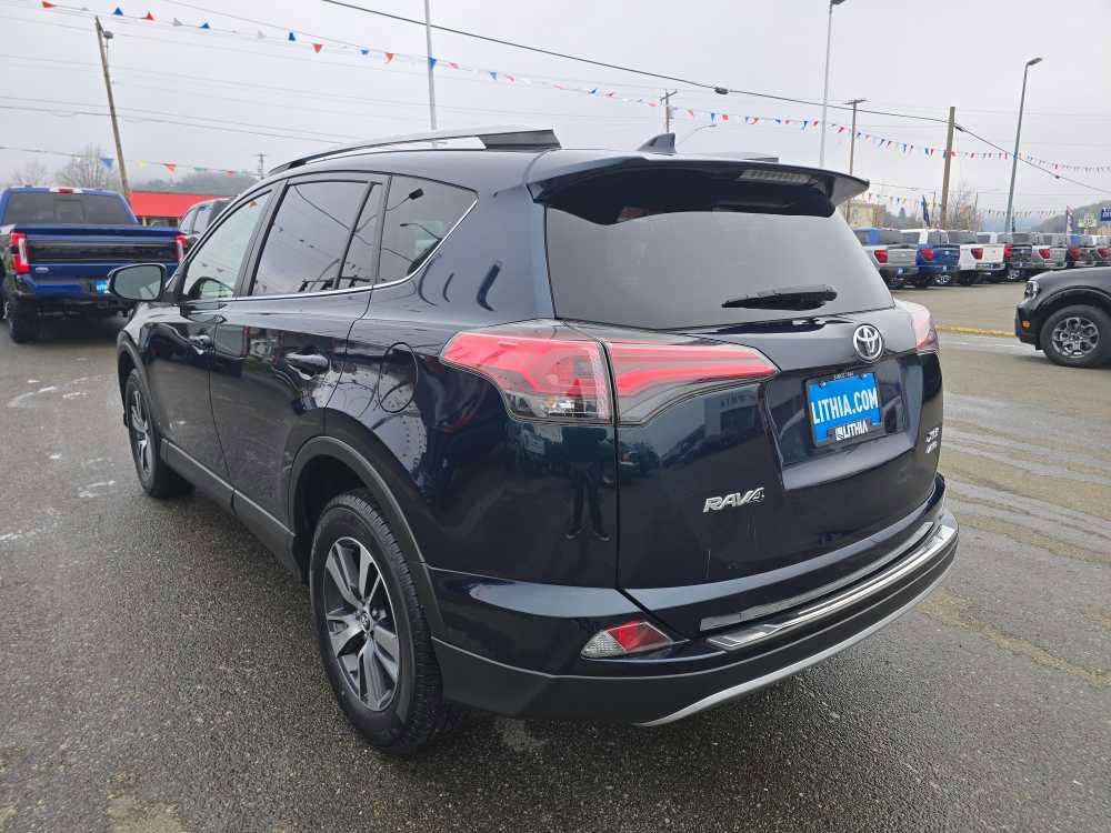 Used 2018 Toyota RAV4 XLE image 3