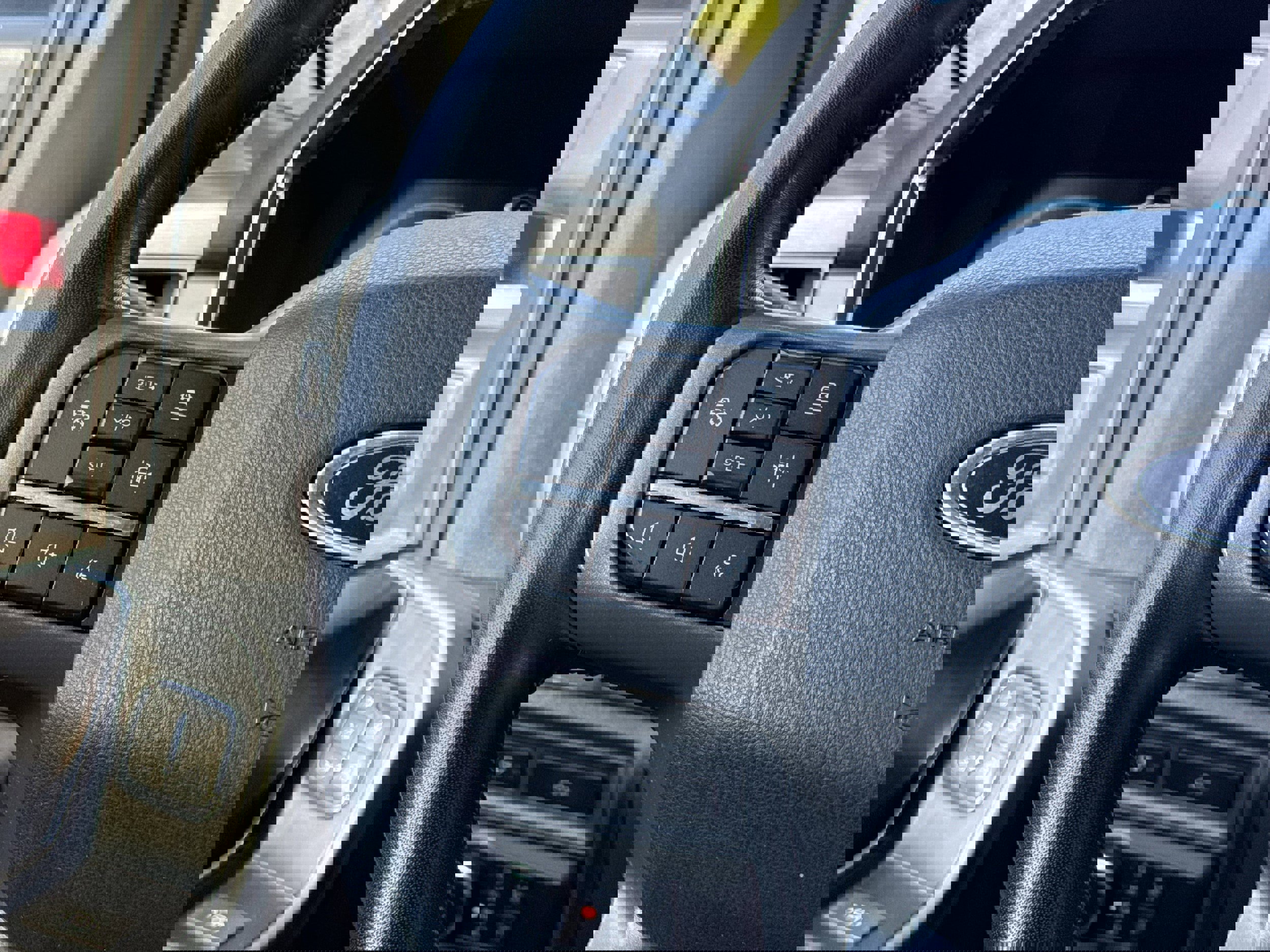 Certified 2022 Ford F150 Lariat w/ Equipment Group 502A High image 21