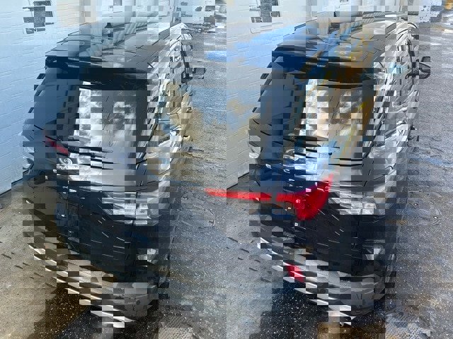 Certified 2021 Ford Escape SE image 4