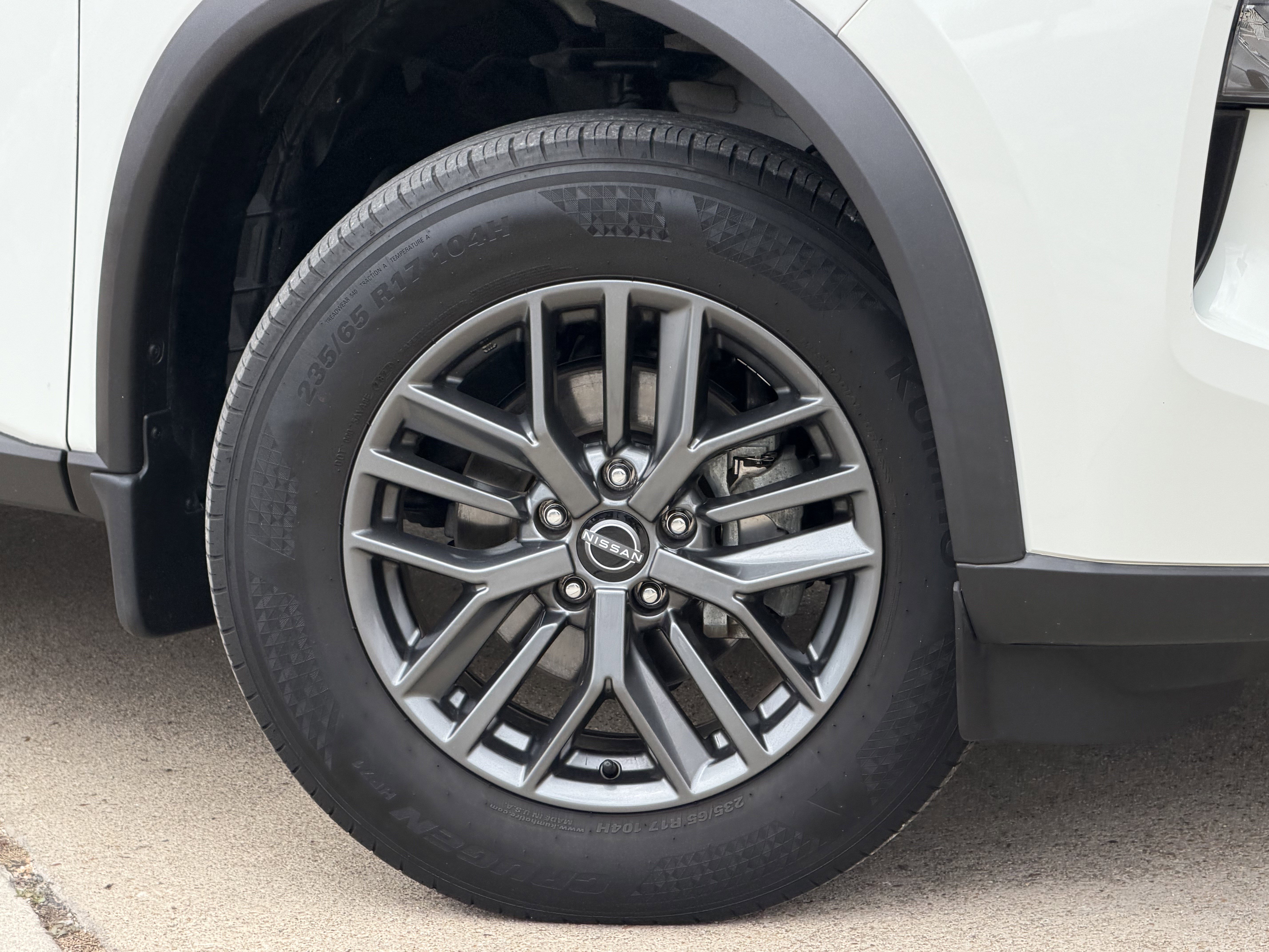 Used 2023 Nissan Rogue S FWD image 3