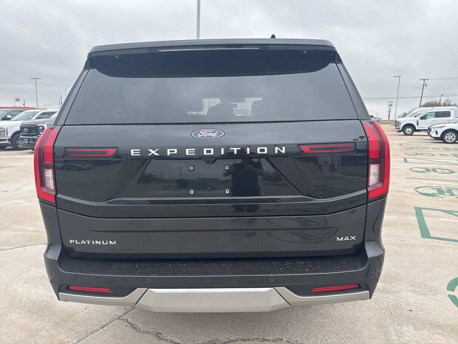 Certified 2025 Ford Expedition Max Platinum image 4