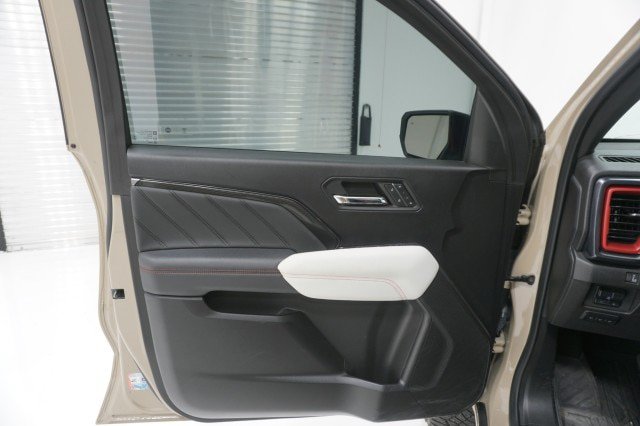 Used 2024 GMC Canyon AT4X w/ AT4X AEV Edition AWD/4WD image 15