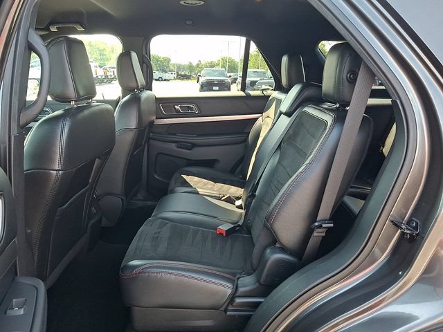 Certified 2018 Ford Explorer XLT w/ Equipment Group 202A AWD/4WD image 10