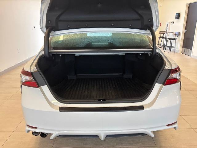 Used 2024 Toyota Camry SE w/ Cold Weather Package FWD image 11