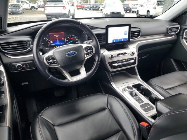Certified 2022 Ford Explorer XLT w/ Equipment Group 202A image 14