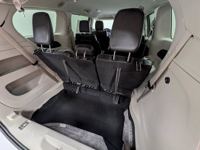 Used 2023 Chrysler Pacifica Touring-L FWD image 18