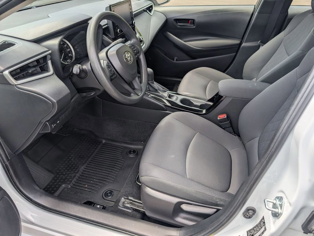 Used 2022 Toyota Corolla LE w/ LE Premium Package FWD image 11