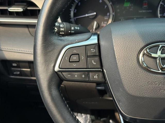 Used 2020 Toyota Highlander XLE AWD/4WD image 31