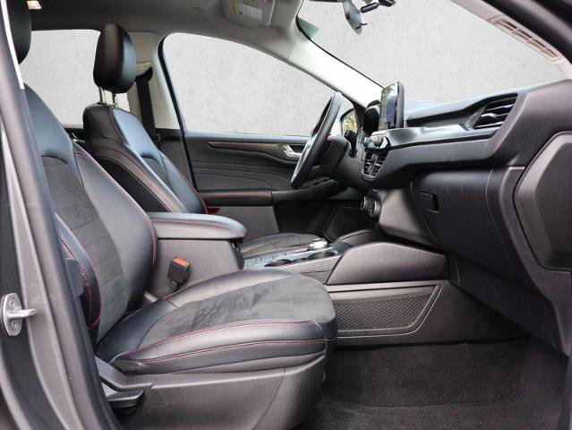 Certified 2022 Ford Escape SEL w/ SEL Stealth AWD Package image 27