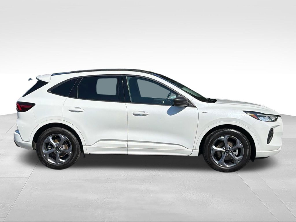 Certified 2023 Ford Escape ST-Line w/ Tech Pack #1 FWD image 2