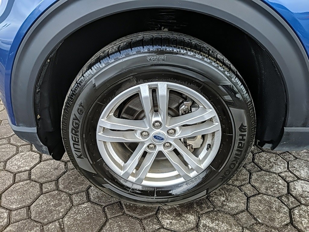 Certified 2023 Ford Explorer XLT w/ Equipment Group 202A image 11