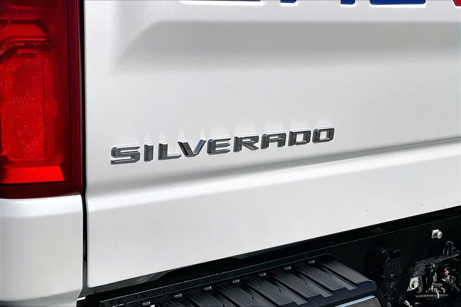 Used 2022 Chevrolet Silverado 1500 LTZ AWD/4WD image 10