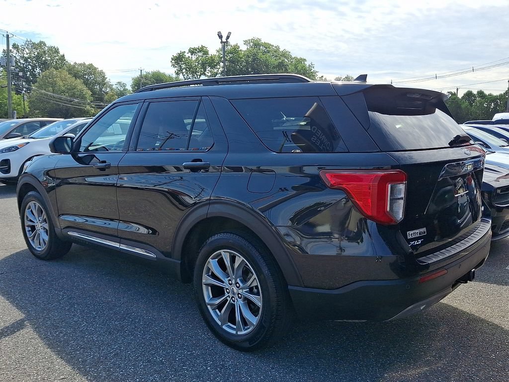 Certified 2023 Ford Explorer XLT w/ Equipment Group 202A AWD/4WD image 2