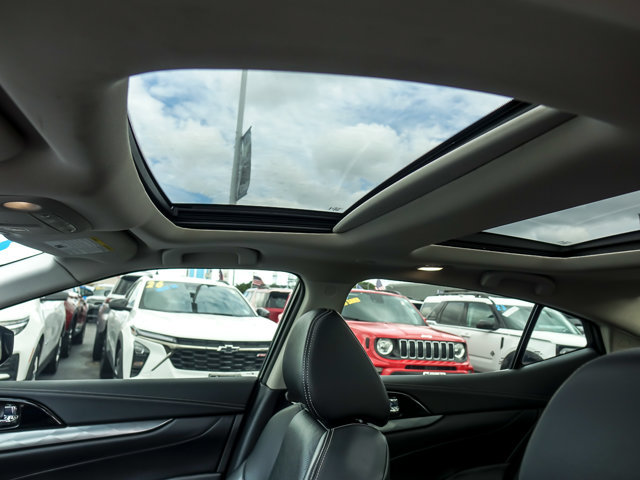 Used 2023 Nissan Maxima SL FWD image 12