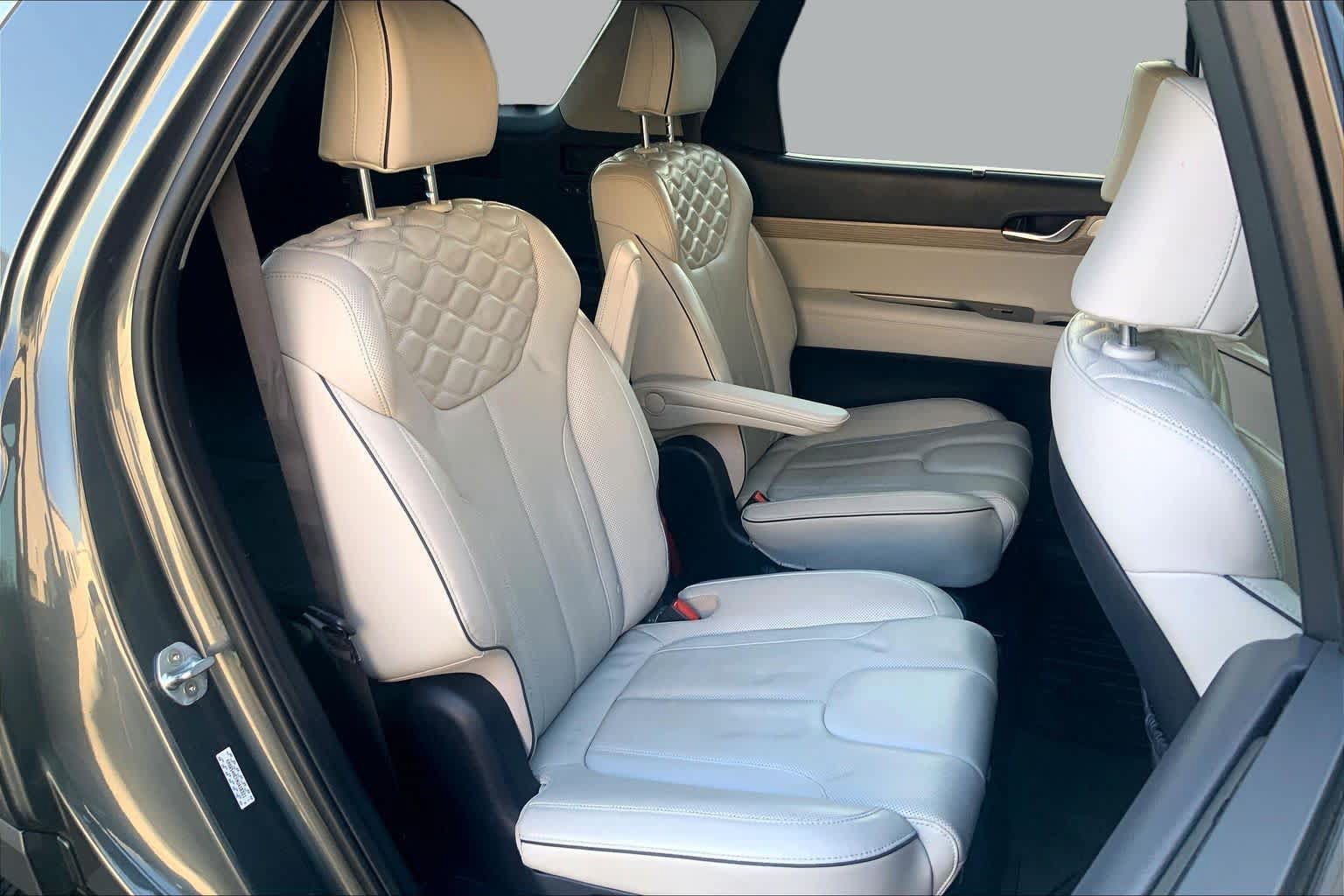 Used 2022 Hyundai Palisade Limited FWD image 19