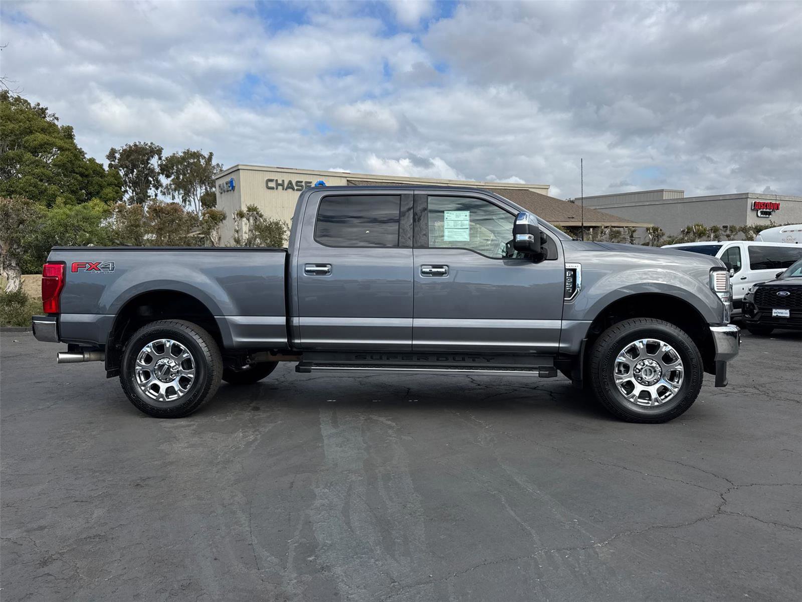 Certified 2022 Ford F350 Lariat w/ Lariat Ultimate Package image 3