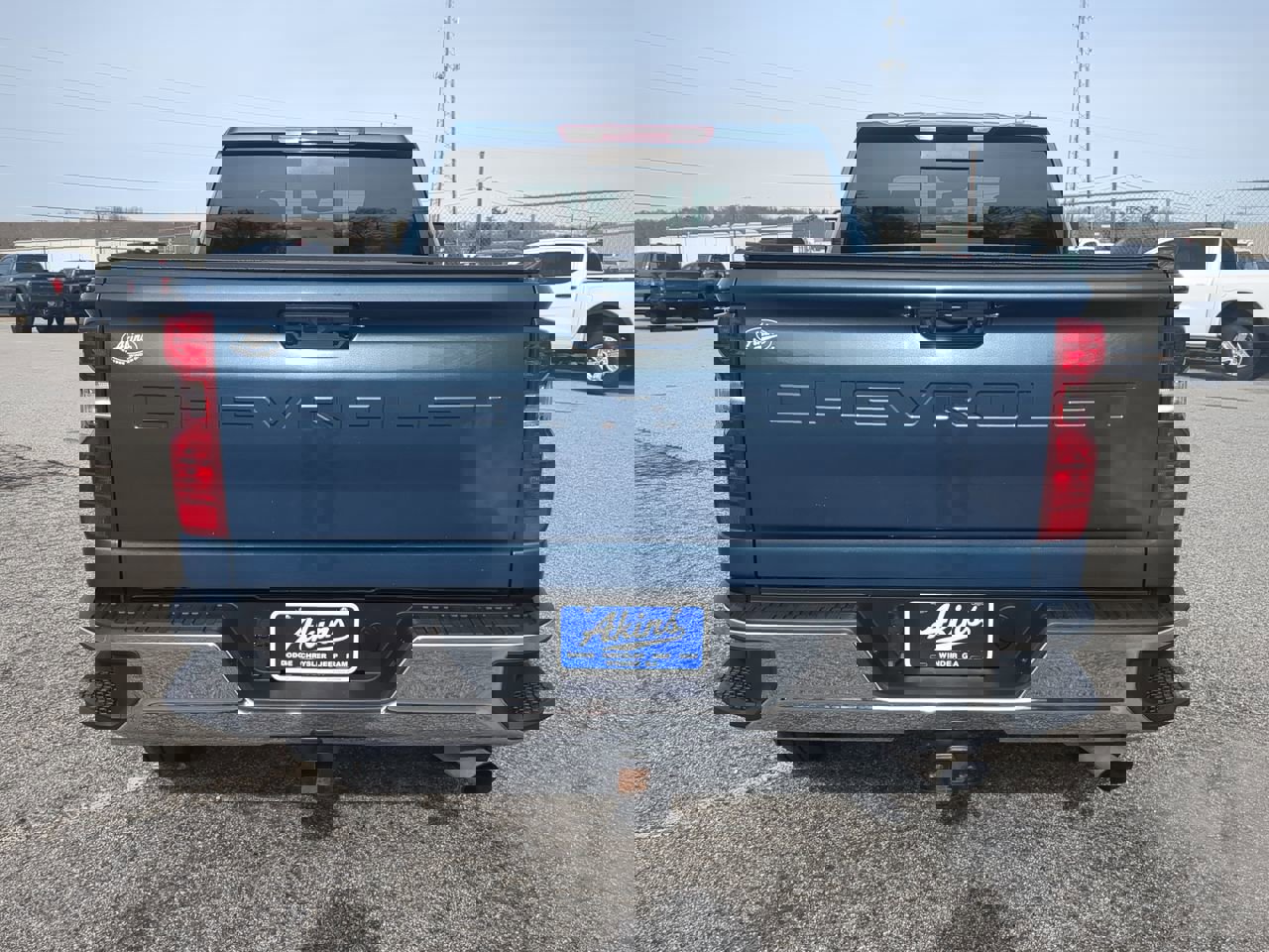 Used 2024 Chevrolet Silverado 2500 LT w/ Convenience Package image 3