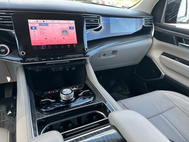 Used 2022 Jeep Wagoneer Series III w/ Convenience Group I AWD/4WD image 18