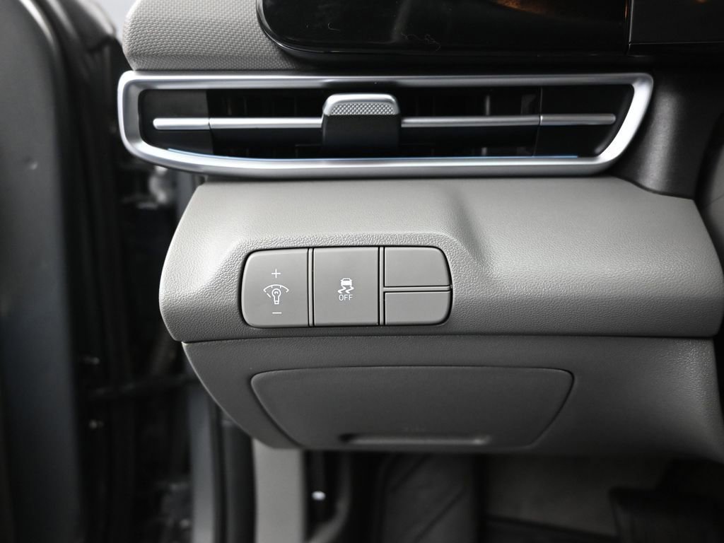 Used 2024 Hyundai Elantra SEL image 20