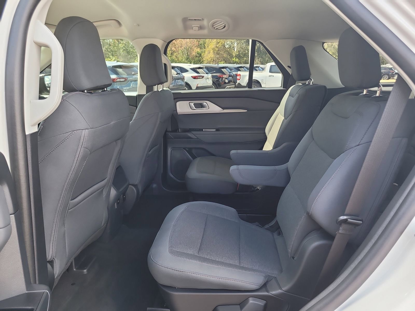 Certified 2025 Ford Explorer Active image 11