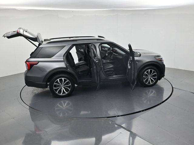 Certified 2025 Ford Explorer ST-Line AWD/4WD image 49