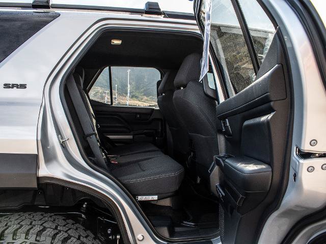 Used 2025 Toyota 4Runner SR5 AWD/4WD image 25