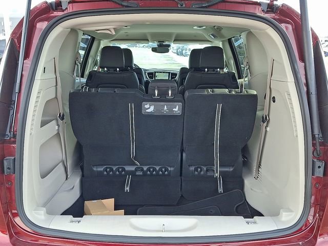 Used 2020 Chrysler Pacifica Touring-L Plus image 29