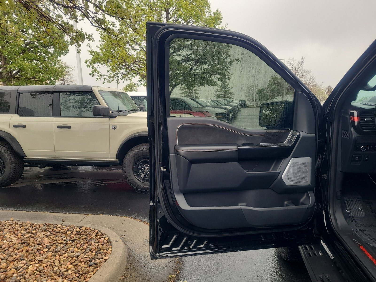 Certified 2025 Ford F150 Raptor w/ Equipment Group 803A Raptor R AWD/4WD image 13