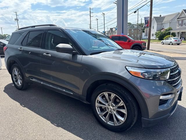 Certified 2023 Ford Explorer XLT w/ Equipment Group 202A AWD/4WD image 4