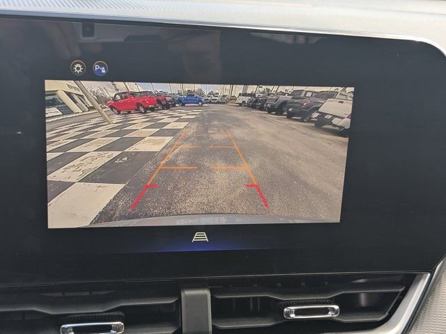 Used 2025 Chevrolet Equinox LT w/ Convenience Package II image 24