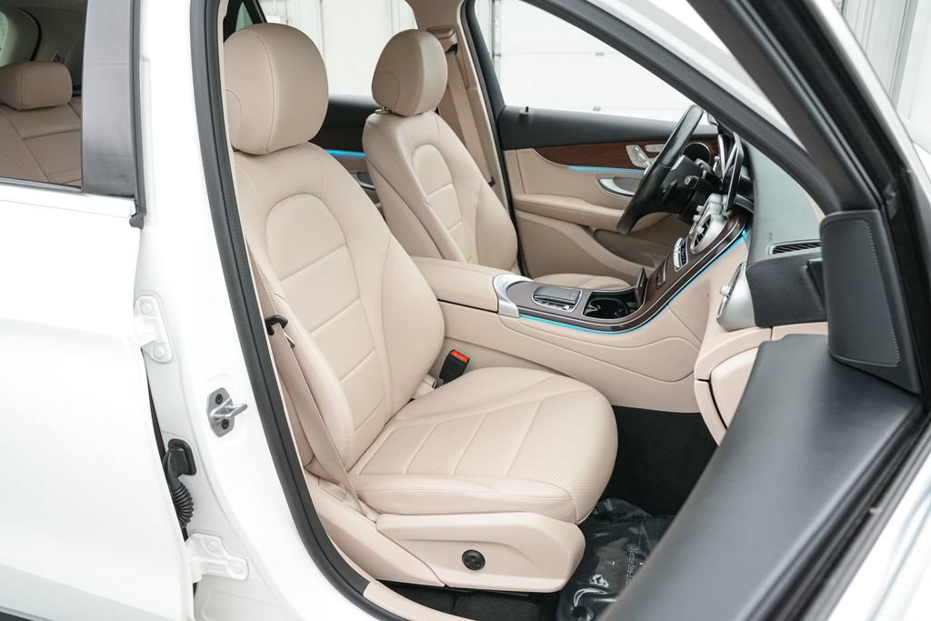 Used 2022 Mercedes-Benz GLC 300 4MATIC image 25