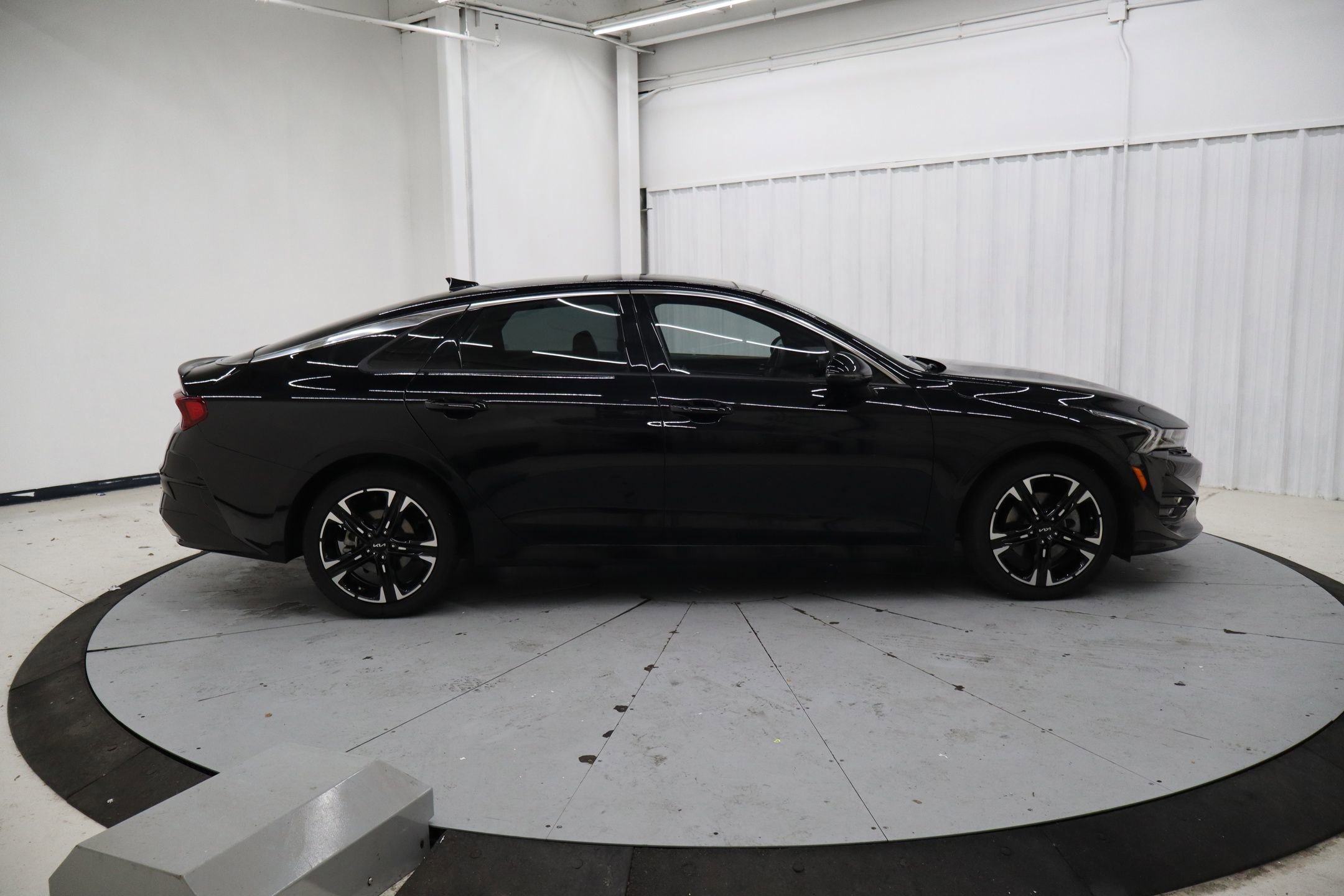 Used 2024 Kia K5 GT-Line image 2