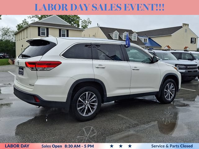 Used 2019 Toyota Highlander XLE AWD/4WD image 11