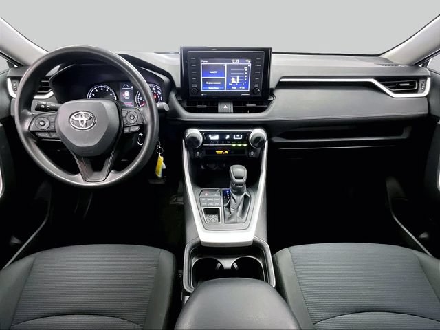Used 2021 Toyota RAV4 LE AWD/4WD image 14