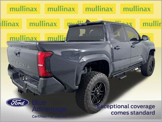 Used 2025 Toyota Tacoma SR5 AWD/4WD image 4