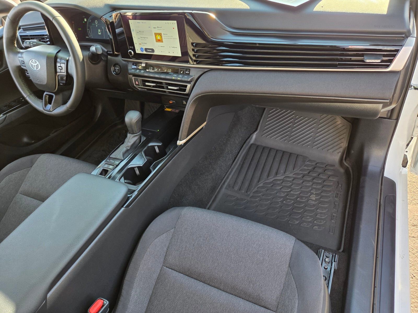 Used 2025 Toyota Camry LE w/ Convenience Package FWD image 16