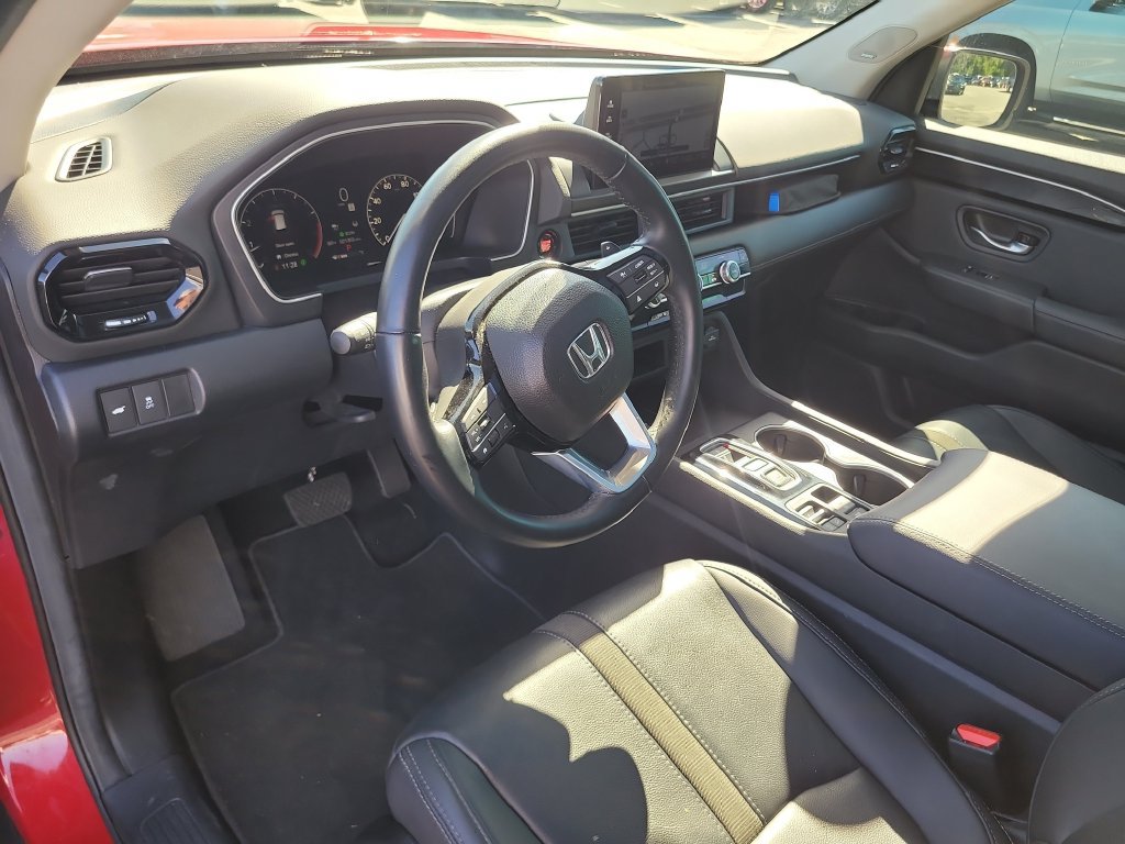 Used 2025 Honda Pilot Touring image 17