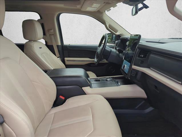 Certified 2023 Ford Expedition Max Platinum image 21