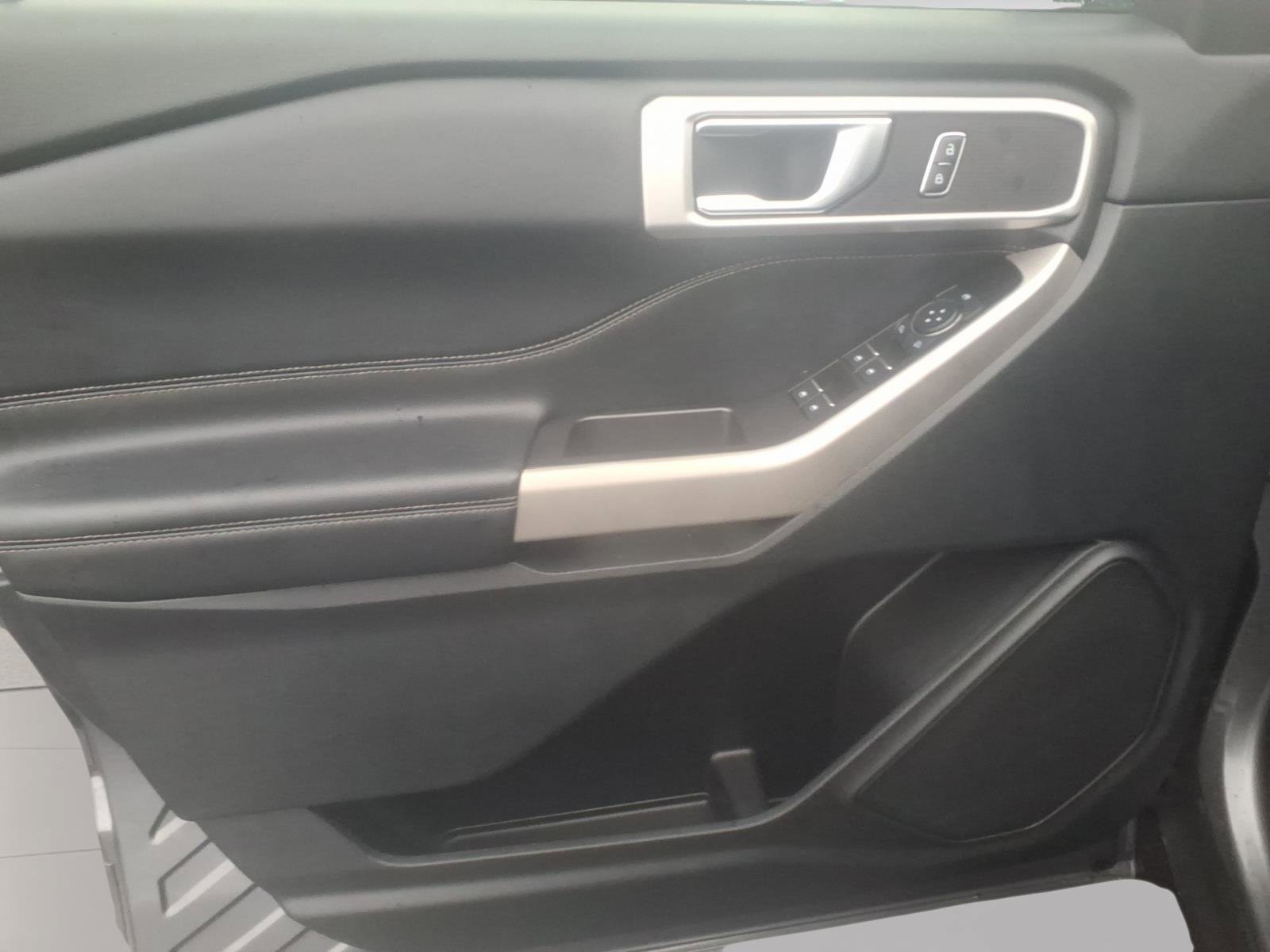 Certified 2022 Ford Explorer XLT w/ Equipment Group 202A image 12