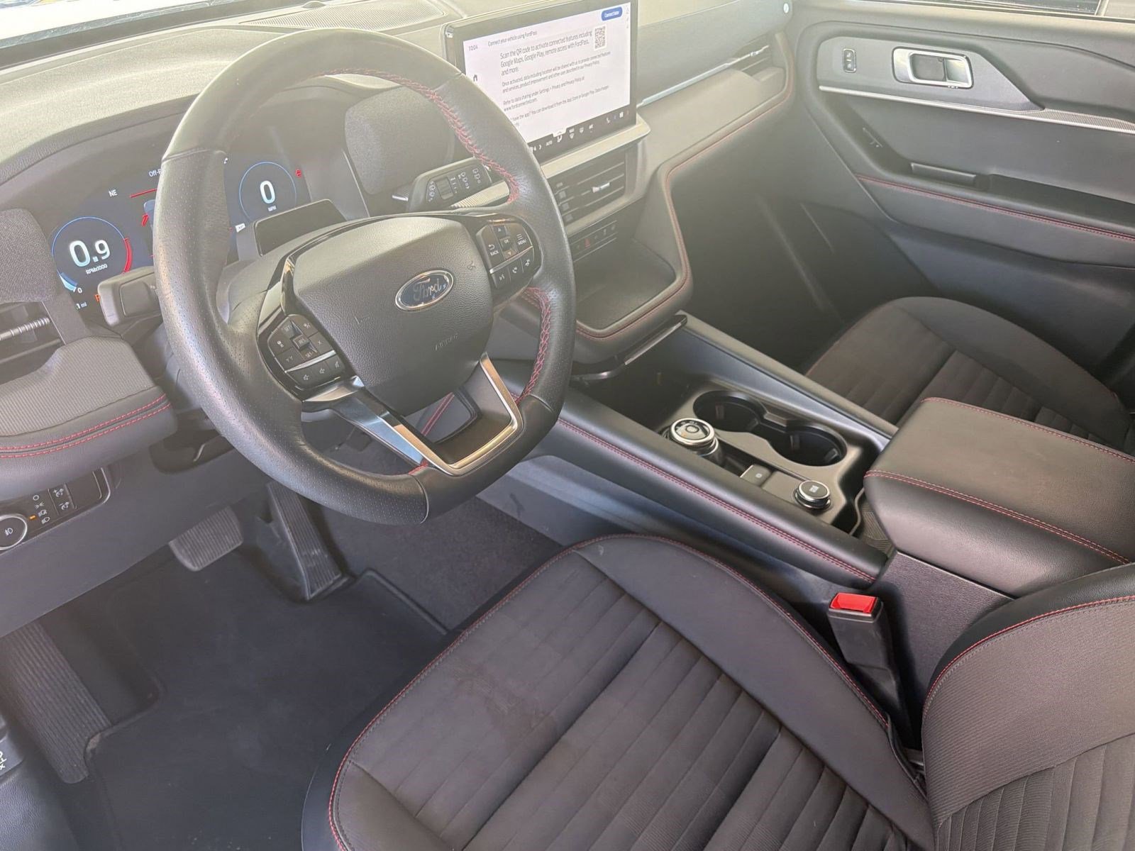 Certified 2025 Ford Explorer ST-Line w/ ST-Line Street Pack AWD/4WD image 4