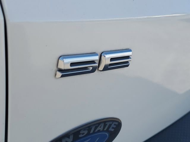 Certified 2022 Ford Escape SE w/ SE Sport Appearance Package image 6