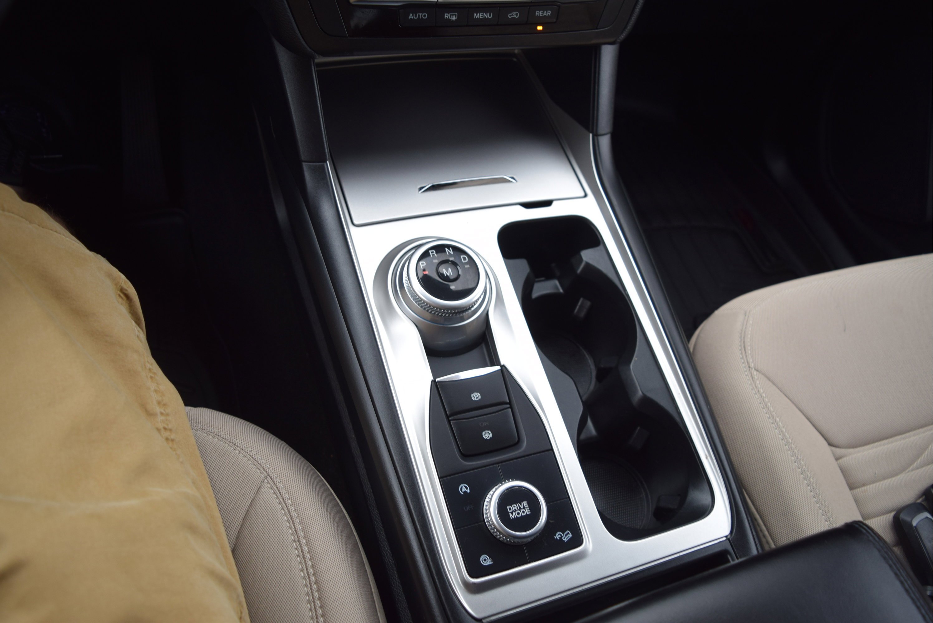 Certified 2020 Ford Explorer XLT w/ Class III Trailer Tow Package image 15