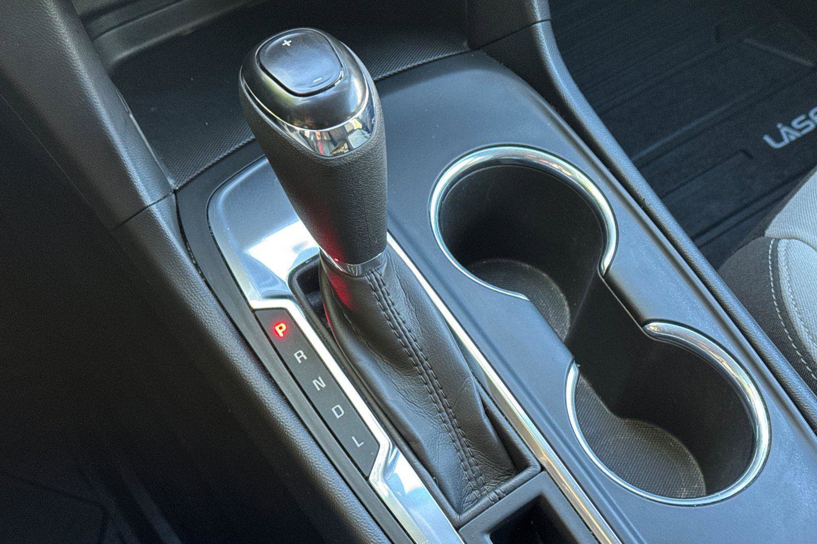 Used 2020 Chevrolet Equinox LS image 17