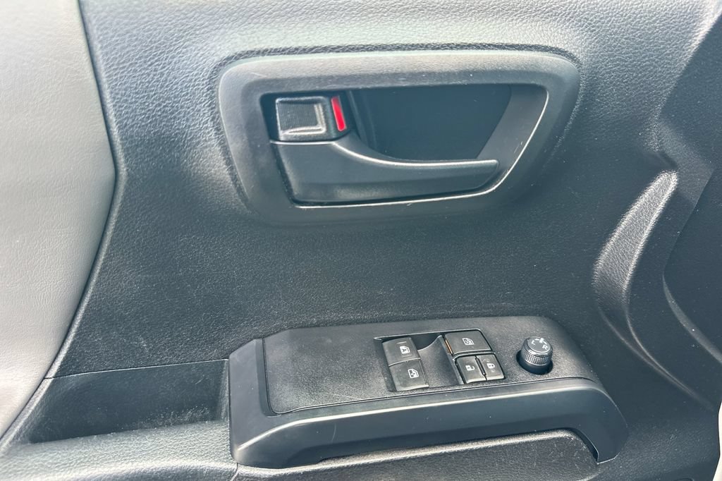 Used 2022 Toyota Tacoma SR RWD image 13