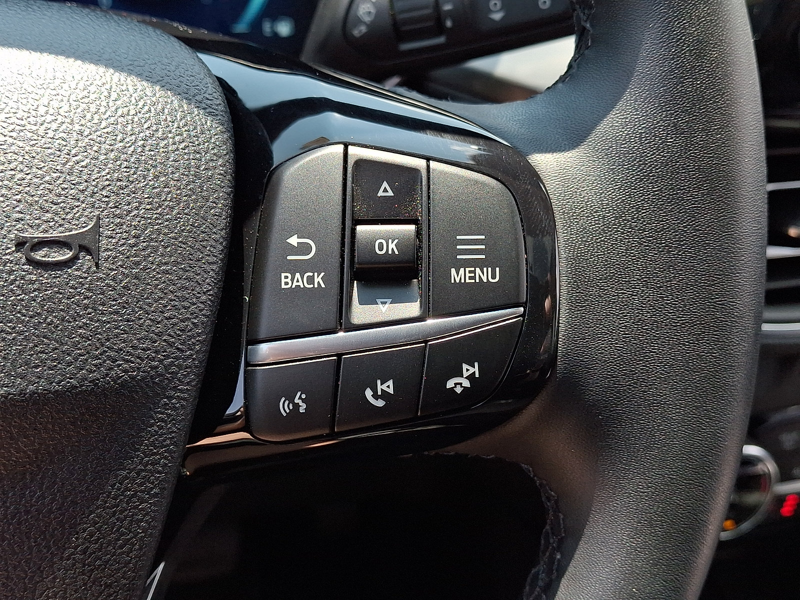 Certified 2022 Ford Escape Titanium AWD/4WD image 28