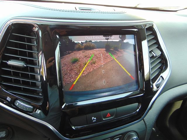 Used 2019 Jeep Cherokee Limited AWD/4WD image 13