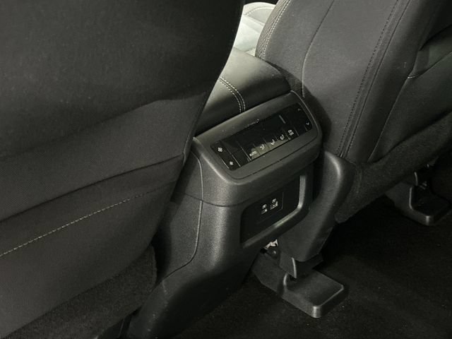 Used 2025 Nissan Pathfinder SV FWD image 31