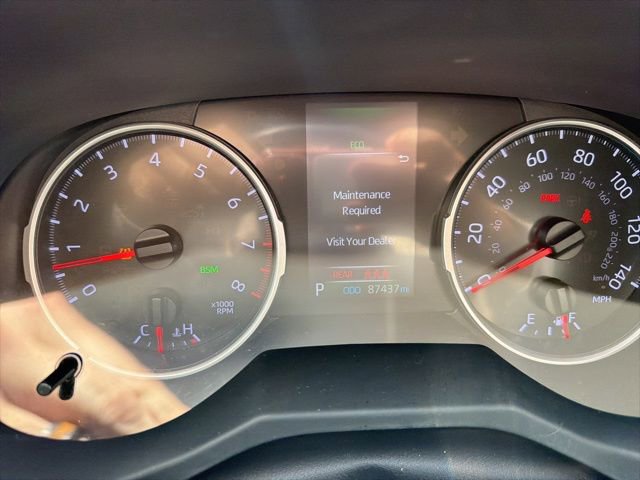 Used 2020 Toyota RAV4 XLE Premium FWD image 20